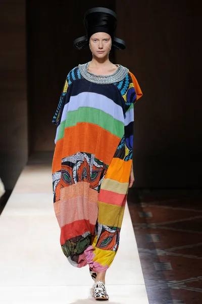 Look 19